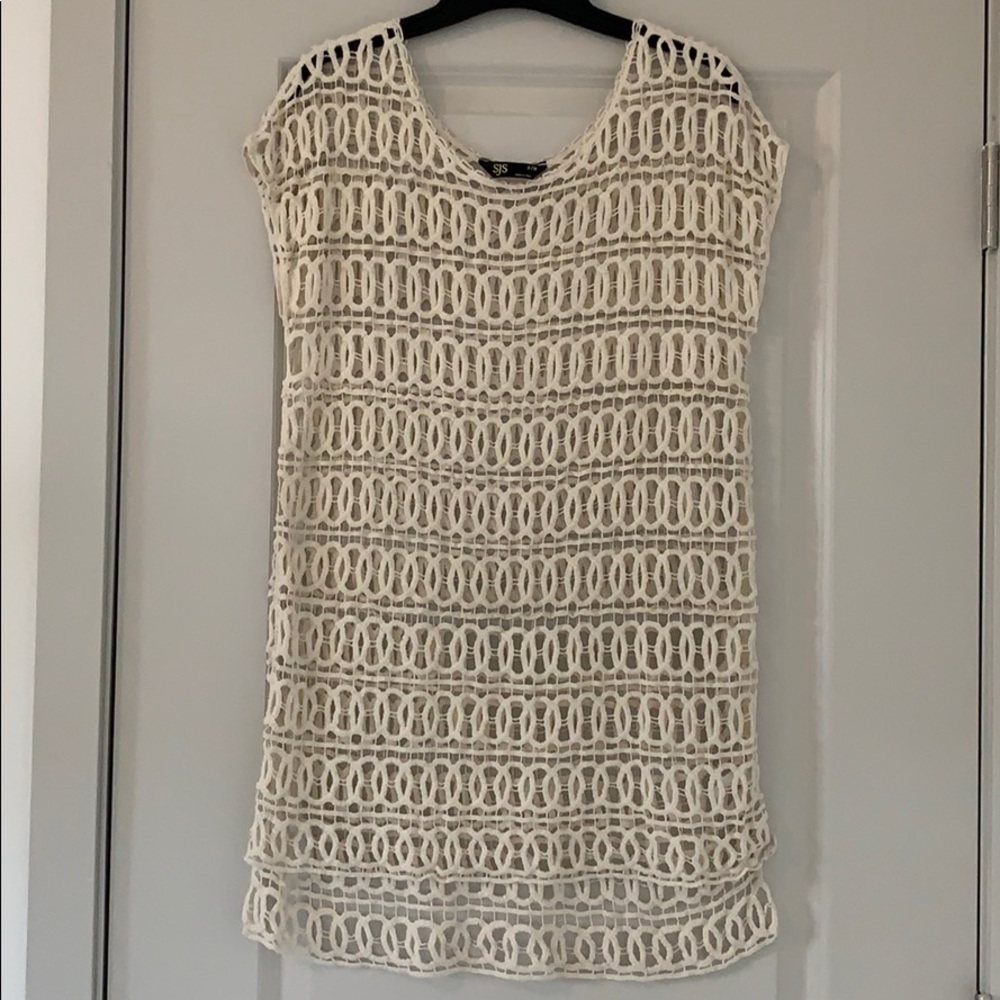 SALE!✅CROCHETED CAP-SLEEVED COVER-UP - Picture 2 of 6